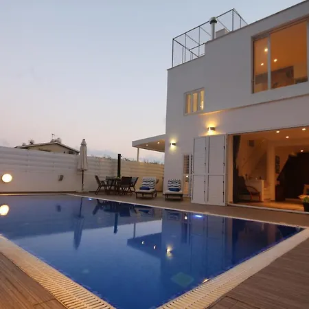 Villa Blue Phoenix *
